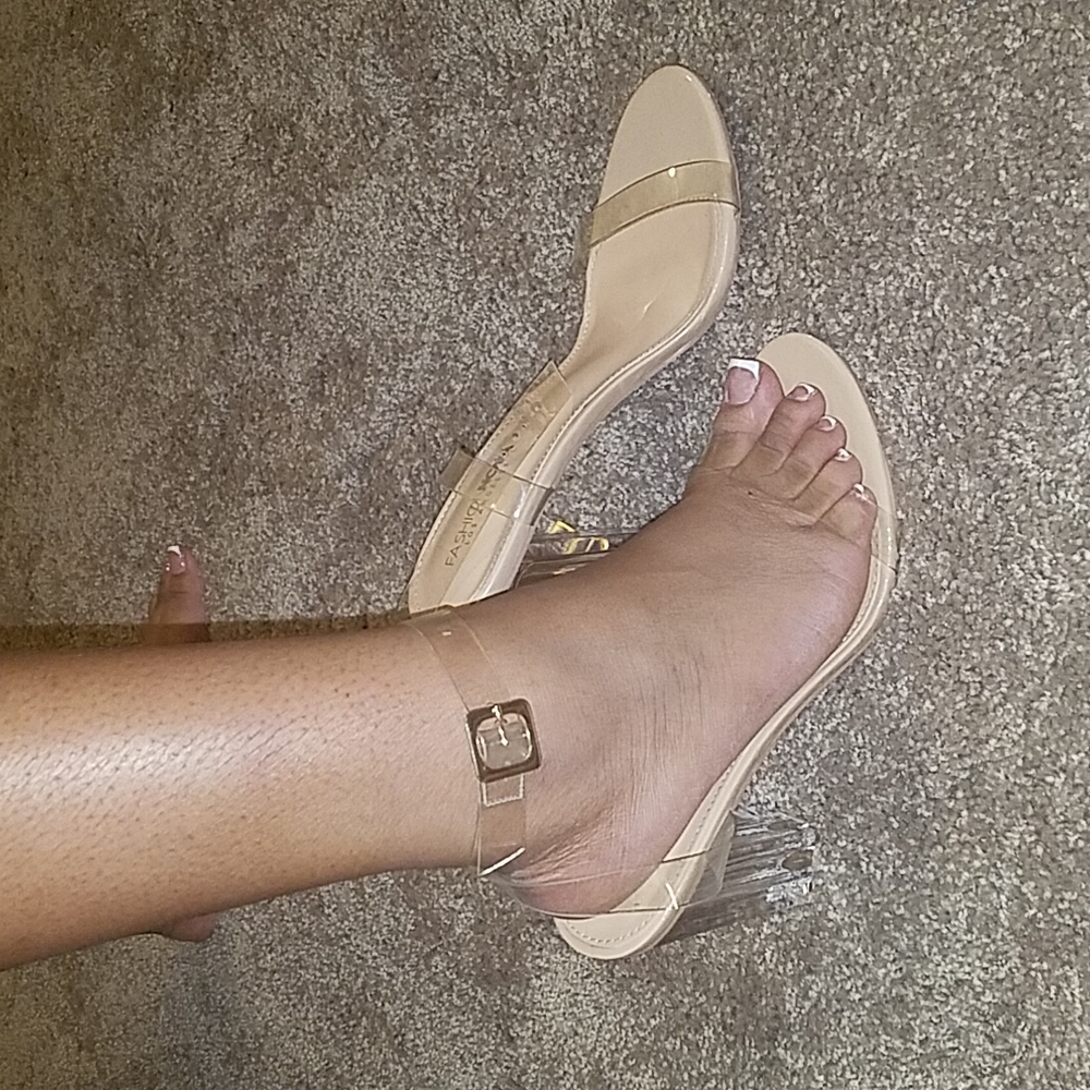 Clear heels - Picture 2 of 3
